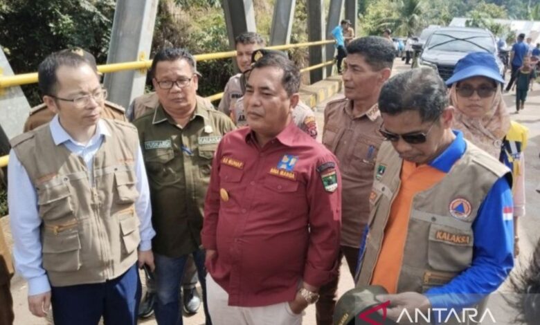 Pemprov Sumbar tingkatkan kualitas jalan pada Pesisir Selatan