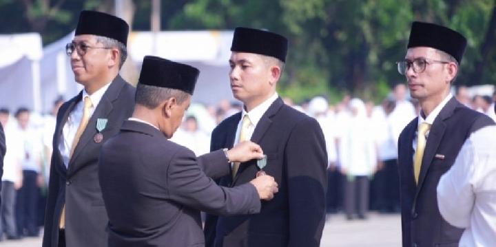 Insan Bukit Asam Dianugerahi Dua Satyalancana Wira Karya dan juga Tiga Dharma Karya