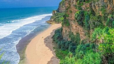 6 Rekomendasi Pantai Hidden Gem dalam area Indonesia, Surga Tersembunyi yang digunakan dimaksud Diburu Pencinta Alam