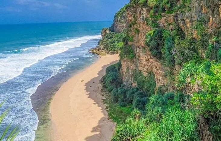 6 Rekomendasi Pantai Hidden Gem dalam area Indonesia, Surga Tersembunyi yang digunakan dimaksud Diburu Pencinta Alam