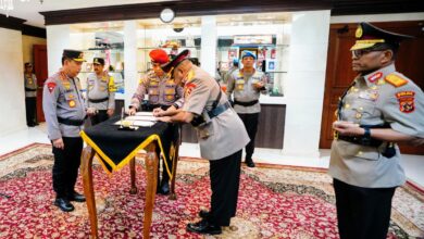 Profil Mathius Derek Fakhiri, cagub Papua pada pemilihan gubernur 2024