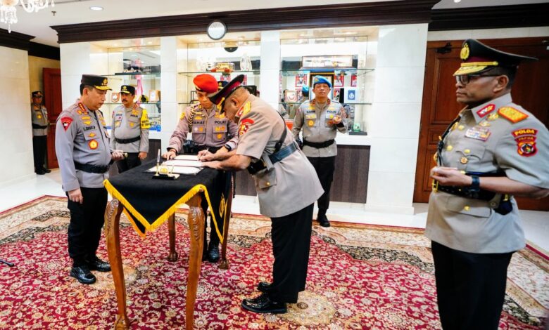 Profil Mathius Derek Fakhiri, cagub Papua pada pemilihan gubernur 2024