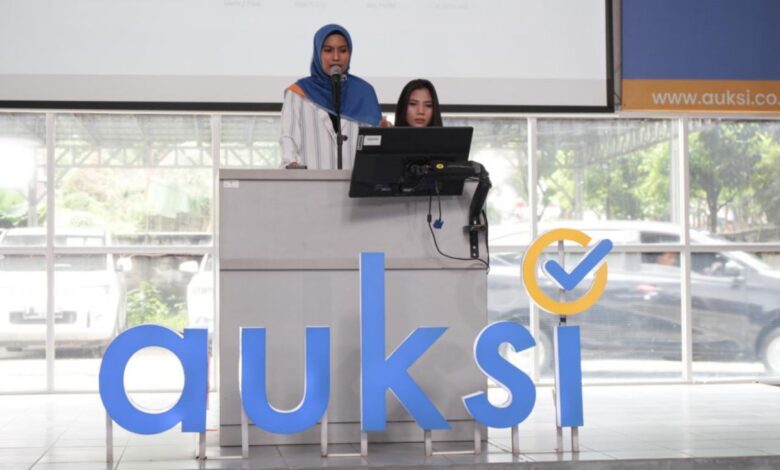 AUKSI lalu juga Oto.com kerja mirip permudah diler beli kendaraan lelang