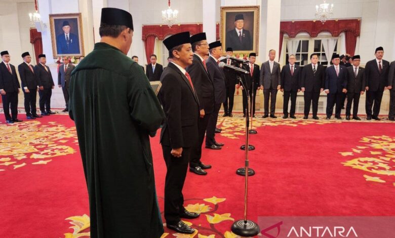 Dasar hukum tak lama kemudian pembentukan menteri pada Undang-undang ke di Indonesi