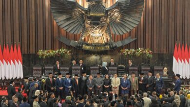 Tindakan dan juga juga wewenang Majelis Permusyawaratan Rakyat (MPR)