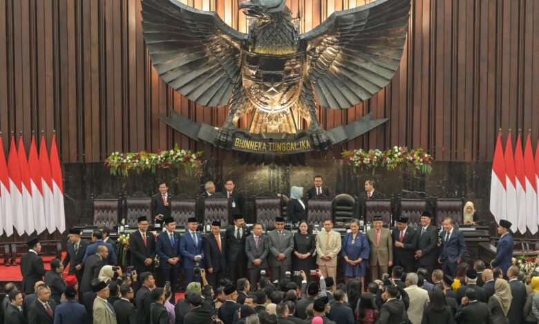 Tindakan dan juga juga wewenang Majelis Permusyawaratan Rakyat (MPR)