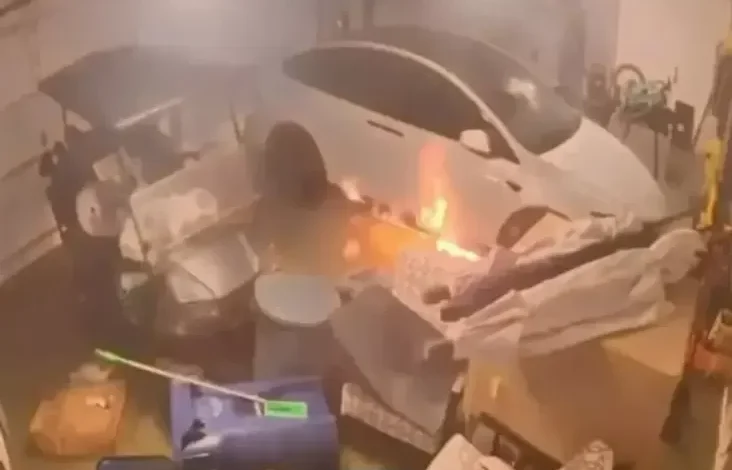 Efek Badai Helene, Mobil Tesla Terbakar setelahnya Terendam Air Asin
