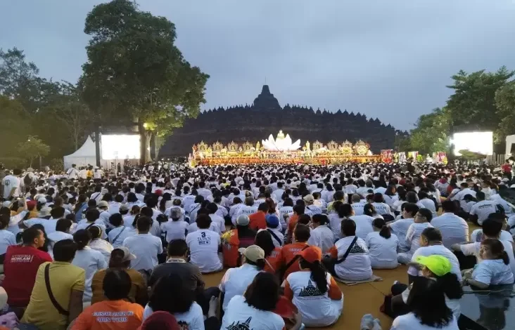 Promosikan Borobudur, Kemenag Dorong Wisata Religi Umat Buddha Indonesia kemudian Planet