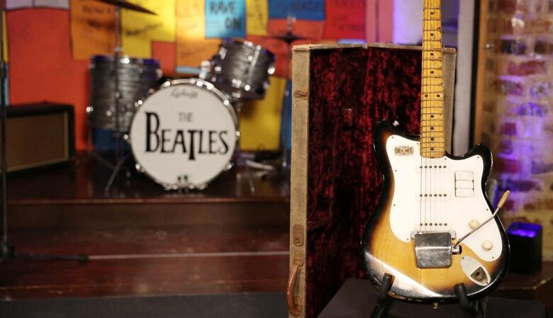 Gitar Legenda The Beatles George Harrison Dilelang, Bisa Laku Rp12 M
