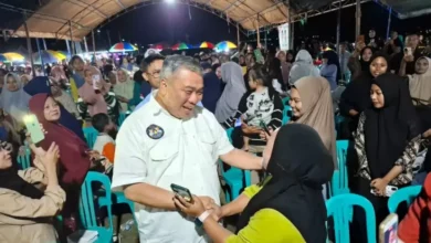 Hadiri Kampanye Dialogis, Cagub Sulteng Ahmad Ali Jadi Rebutan Warga di tempat area Huntap Petobo