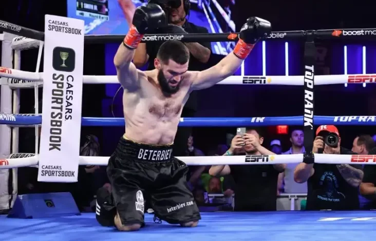 Momen Artur Beterbiev Berzikir dan juga juga Mengucap Nama Allah di Atas Ring Tinju