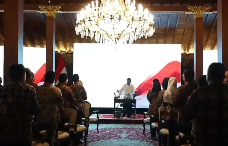 Momen Prabowo Terima Ucapan Ulang Tahun pada waktu Pengajaran Calon Wakil Menteri dalam di Hambalang