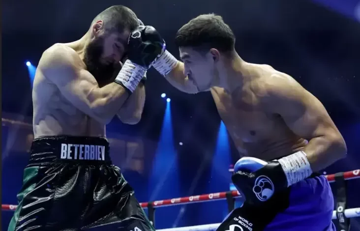 Skandal Poin Guncang Global Tinju, Hearn: Kejayaan Bivol Dirampok