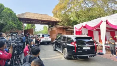 Wapres Terpilih Gibran Tiba pada Kediaman Presiden Terpilih Prabowo di area area Hambalang